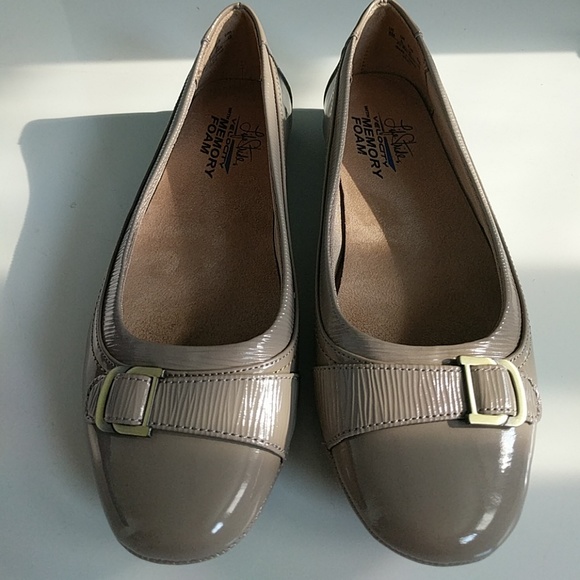 lifestride memory foam flats